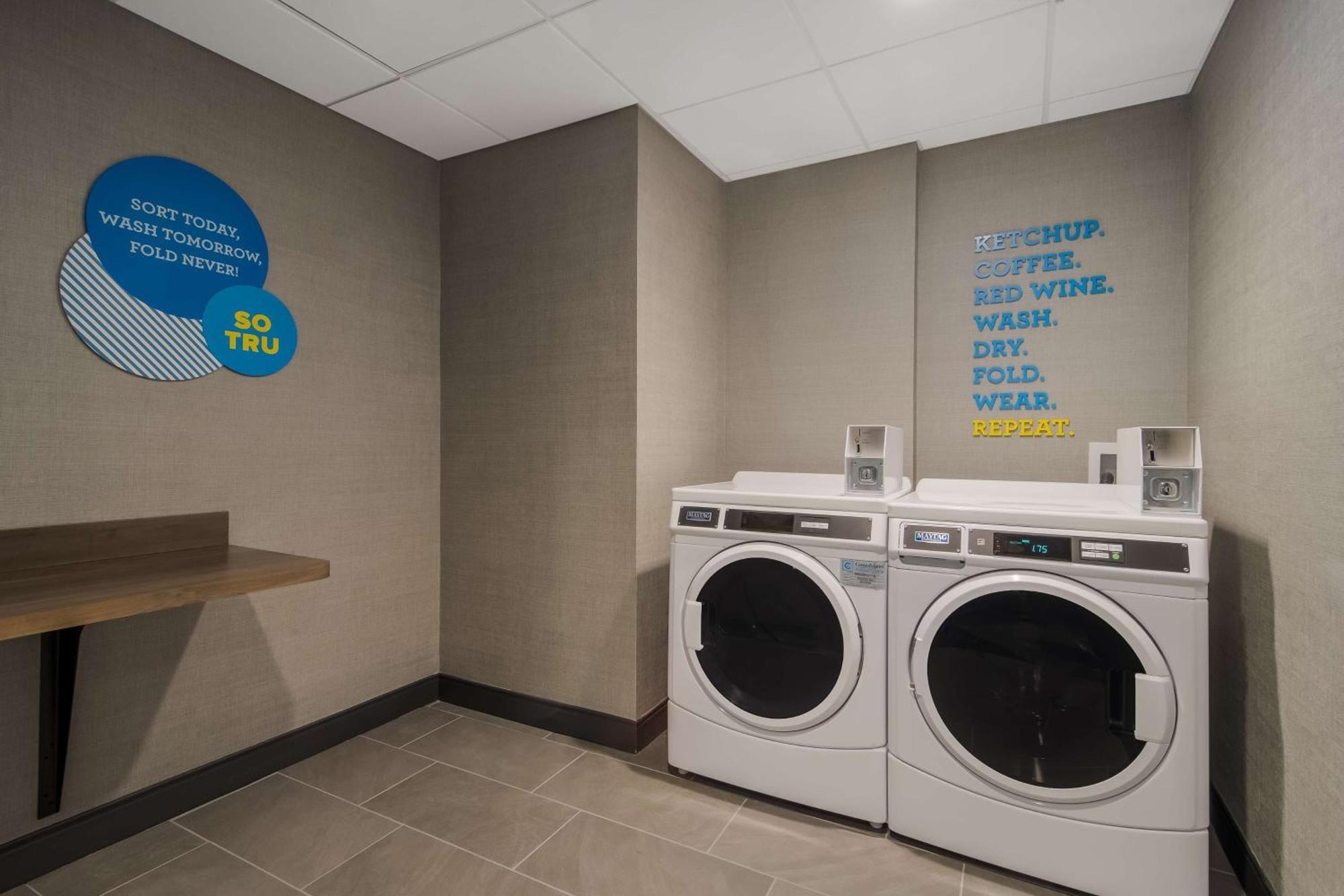 Tru By Hilton Wilson Hotel Bagian luar foto